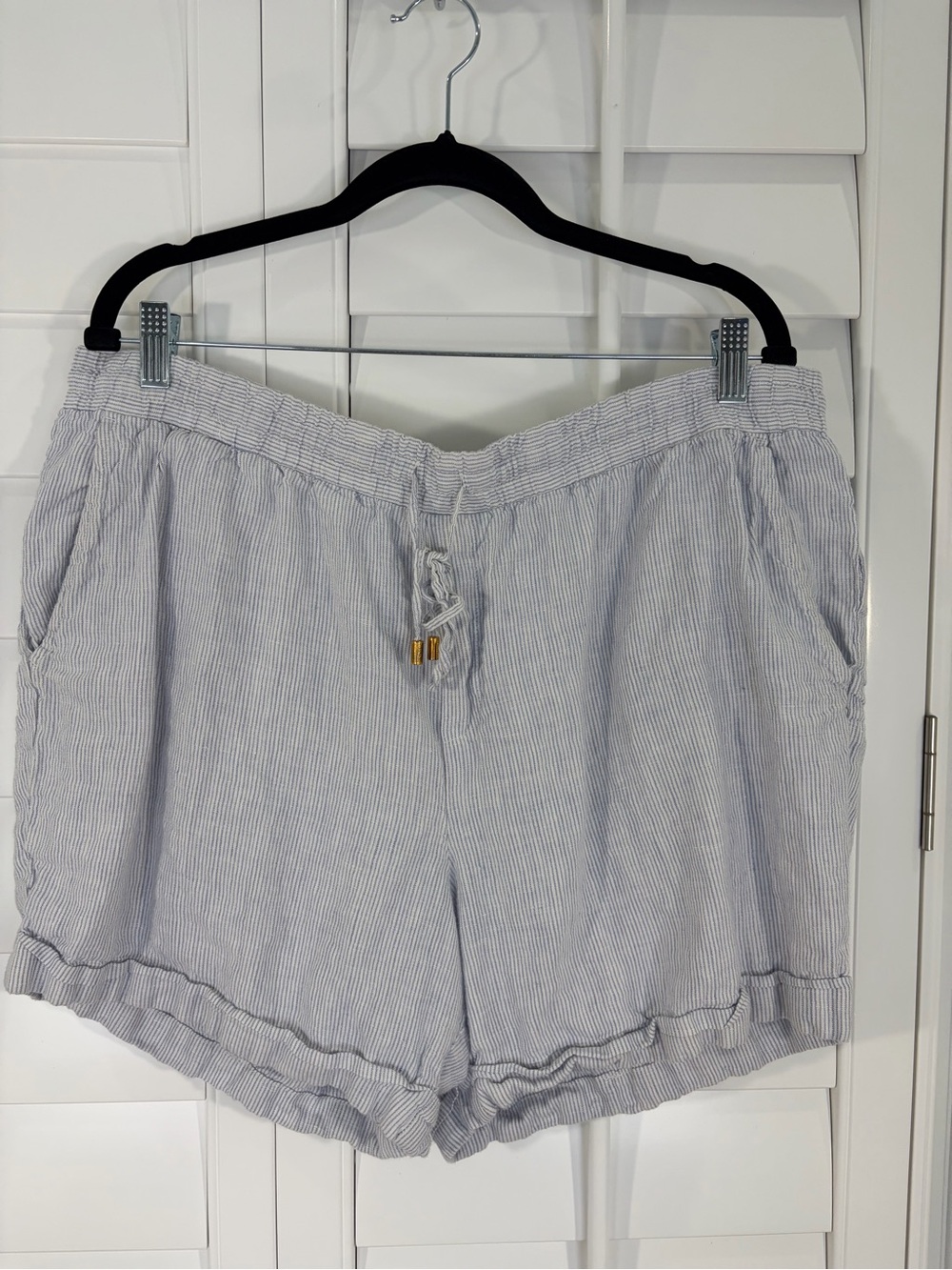 100% Linen 5" Light Blue Striped Drawstring Shorts (XL)